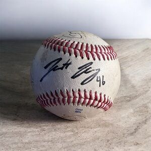 MYSTERY AUTOGRAPHED Baseball please read below 👇many autographs one ball